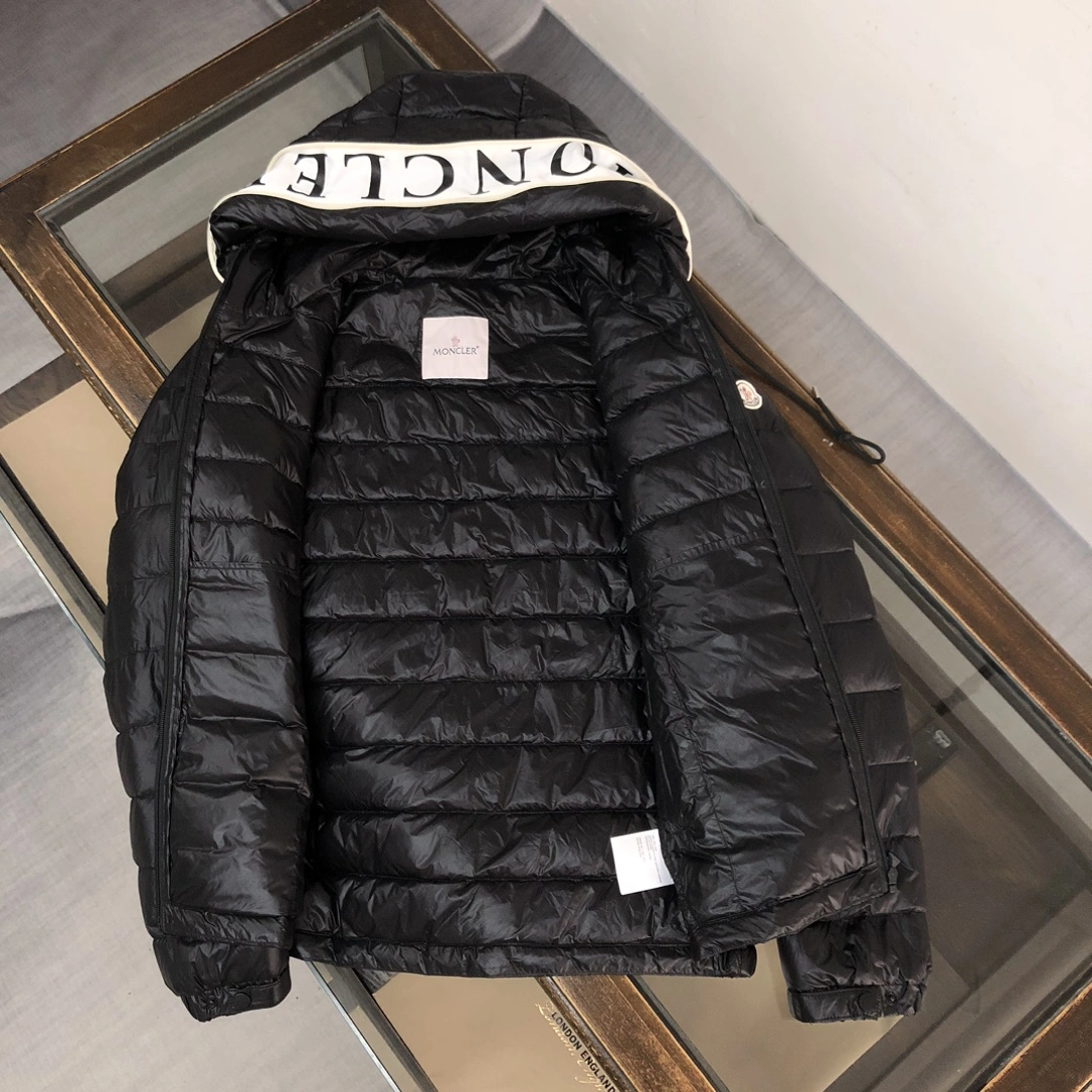 Moncler Down Jackets EyeCatching 146585