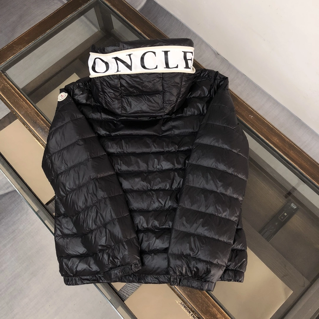 Moncler Down Jackets EyeCatching 146585