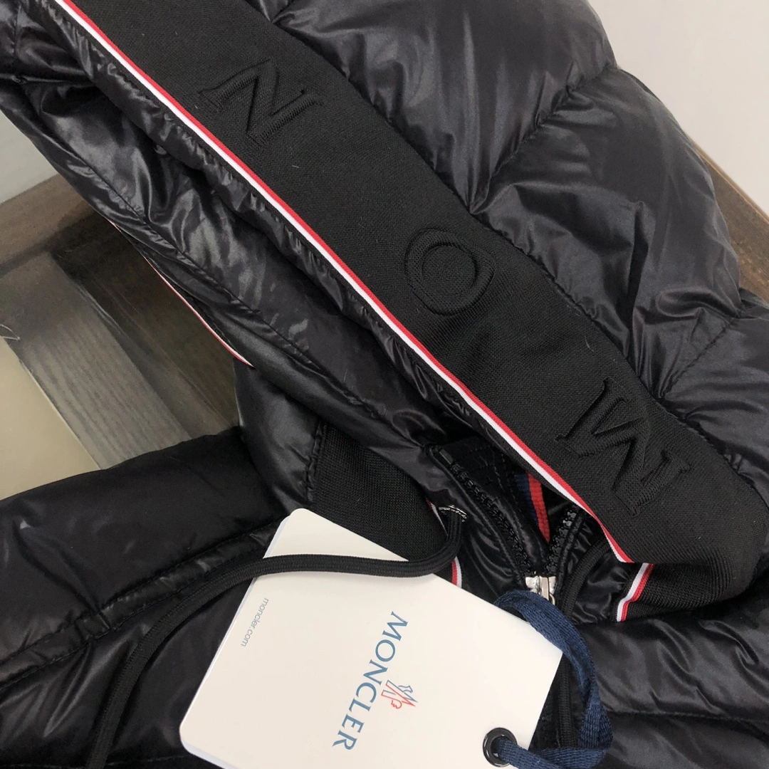 Moncler Down Jackets Attractive 146584
