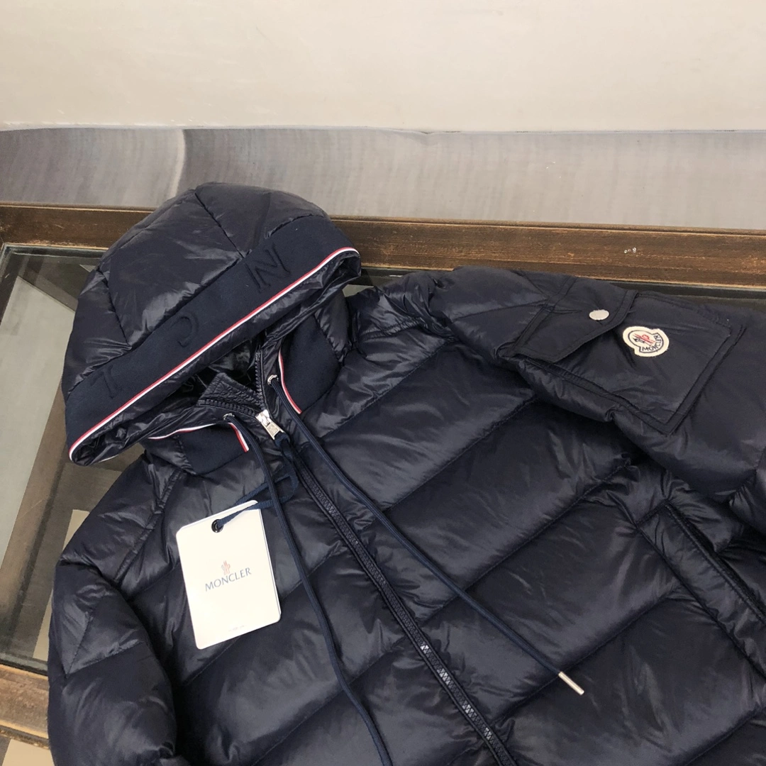 Moncler Down Jackets Snug 146575
