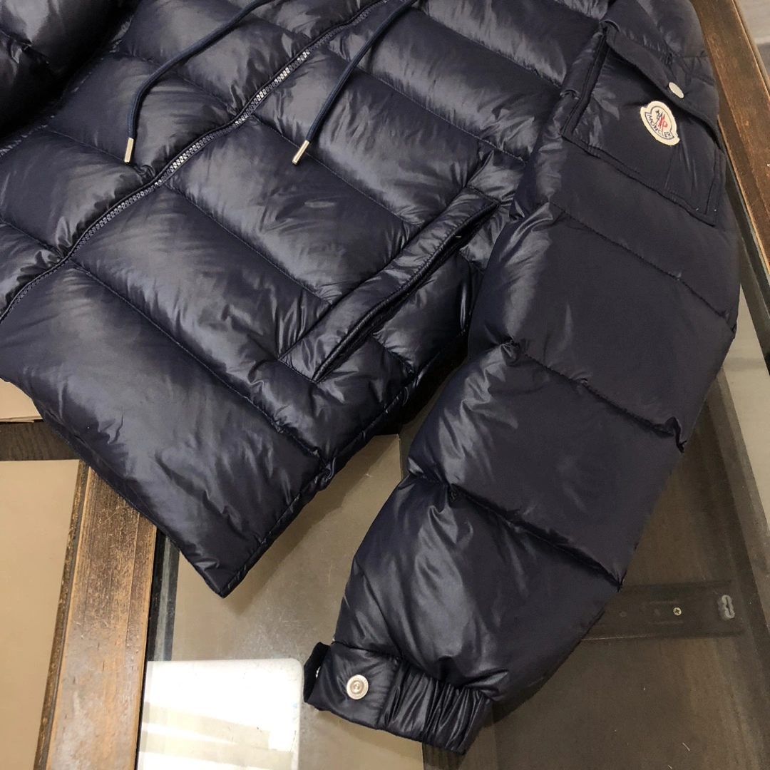 Moncler Down Jackets Snug 146575