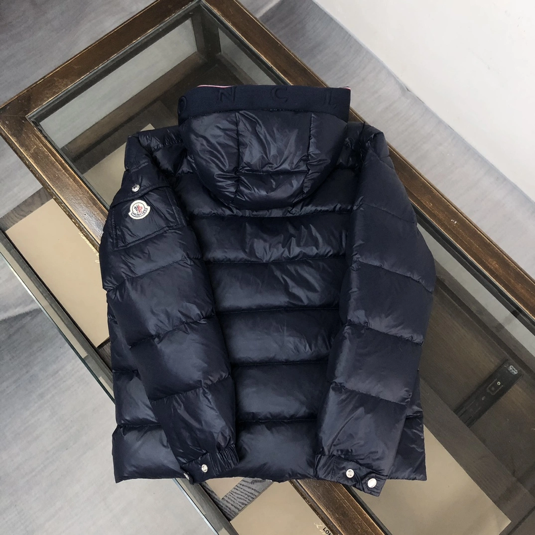 Moncler Down Jackets Snug 146575