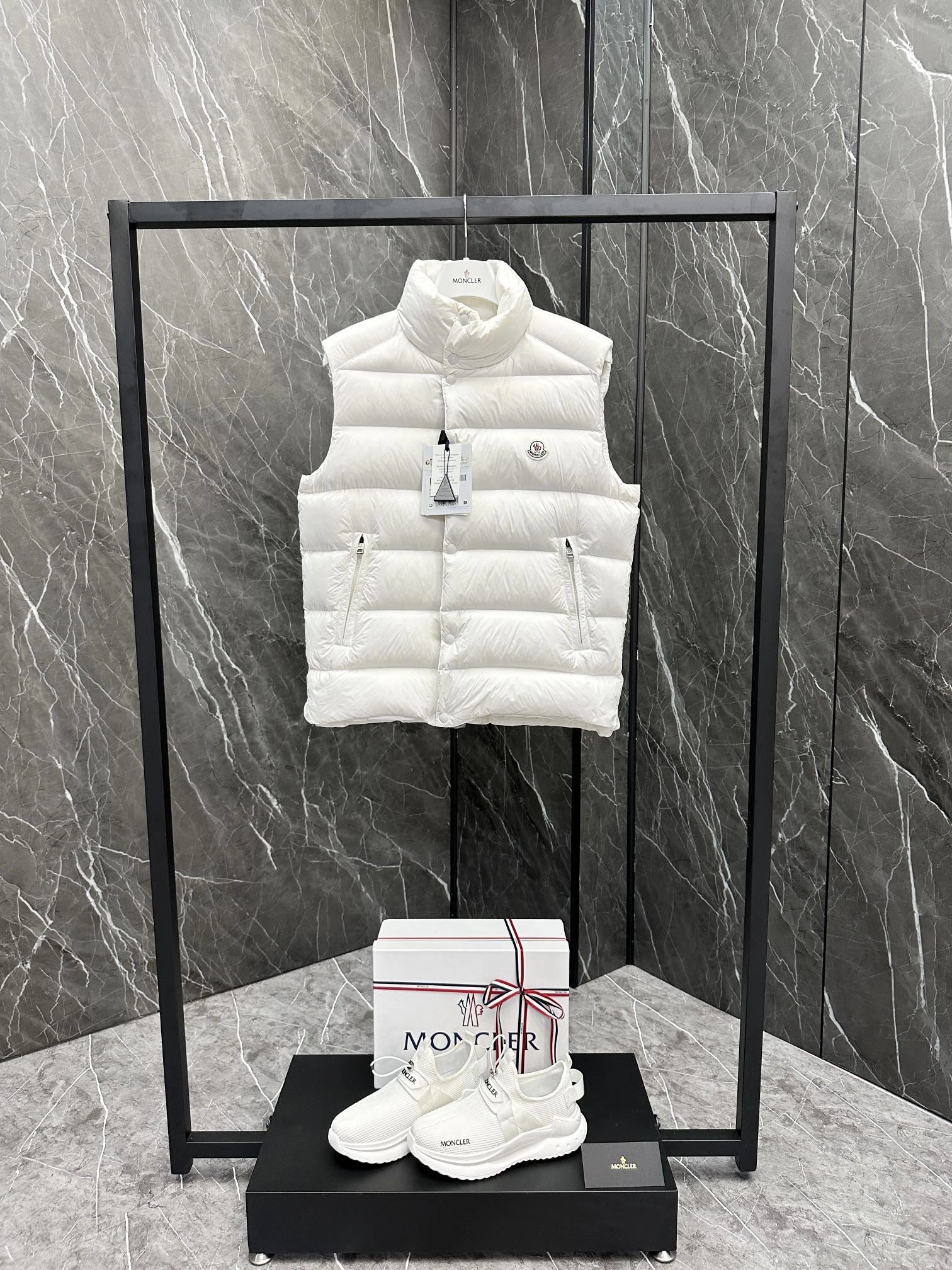 Moncler Down Jackets OnTrend 146591