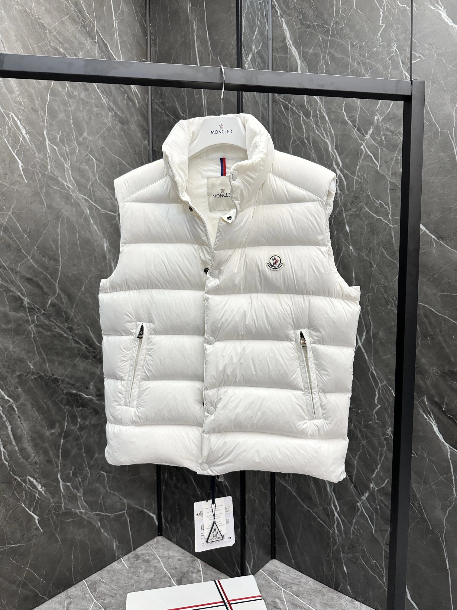 Moncler Down Jackets OnTrend 146591