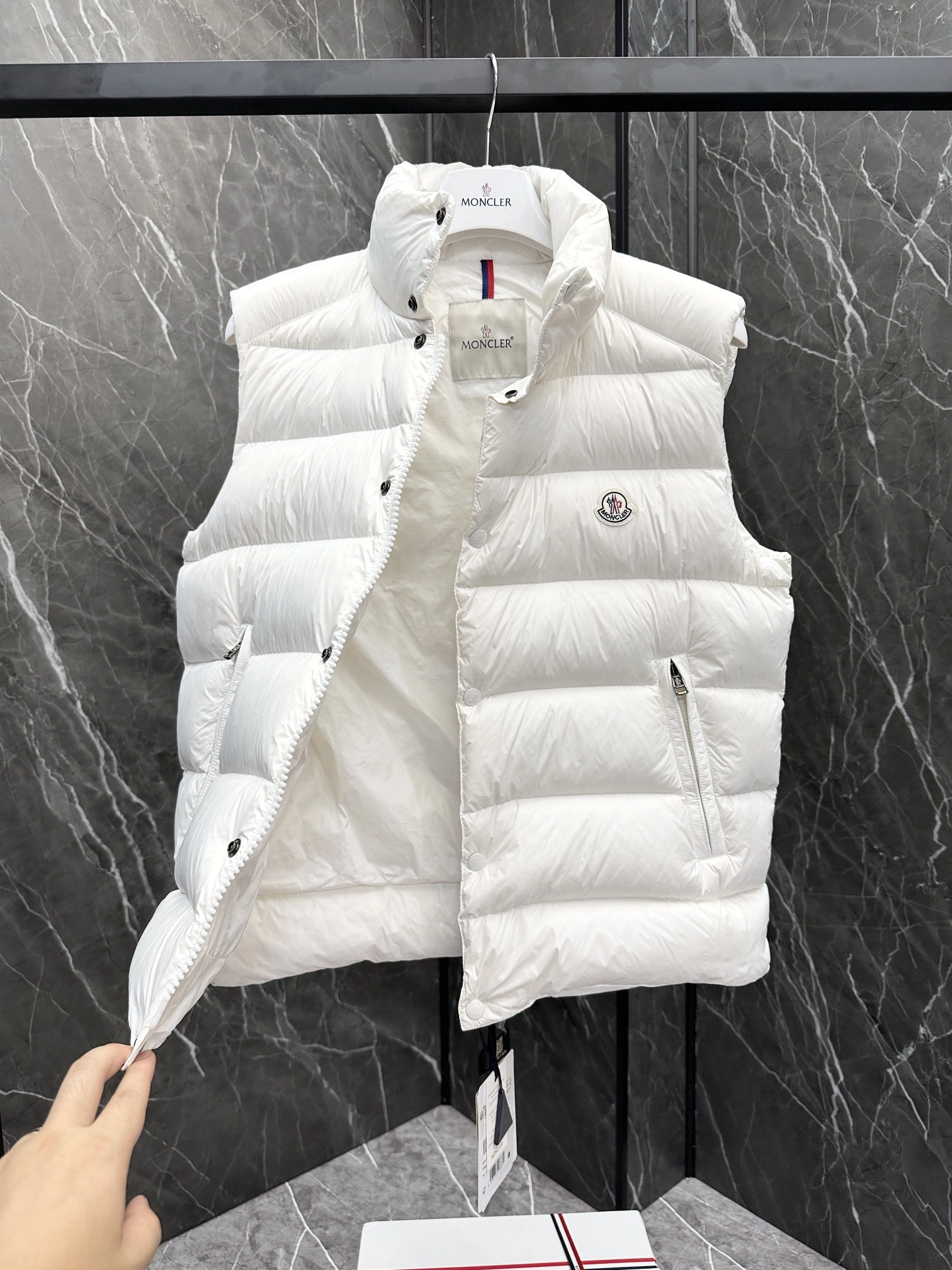 Moncler Down Jackets OnTrend 146591