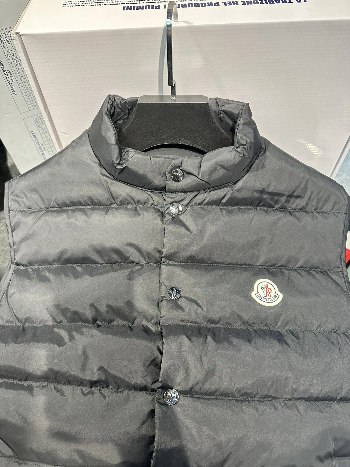 Stretchable Moncler Down Jackets 146568