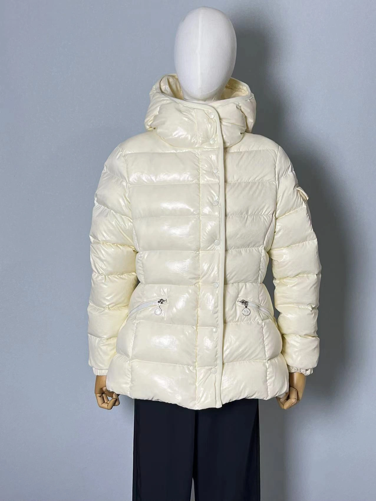 Modern Moncler Down Jackets 146573