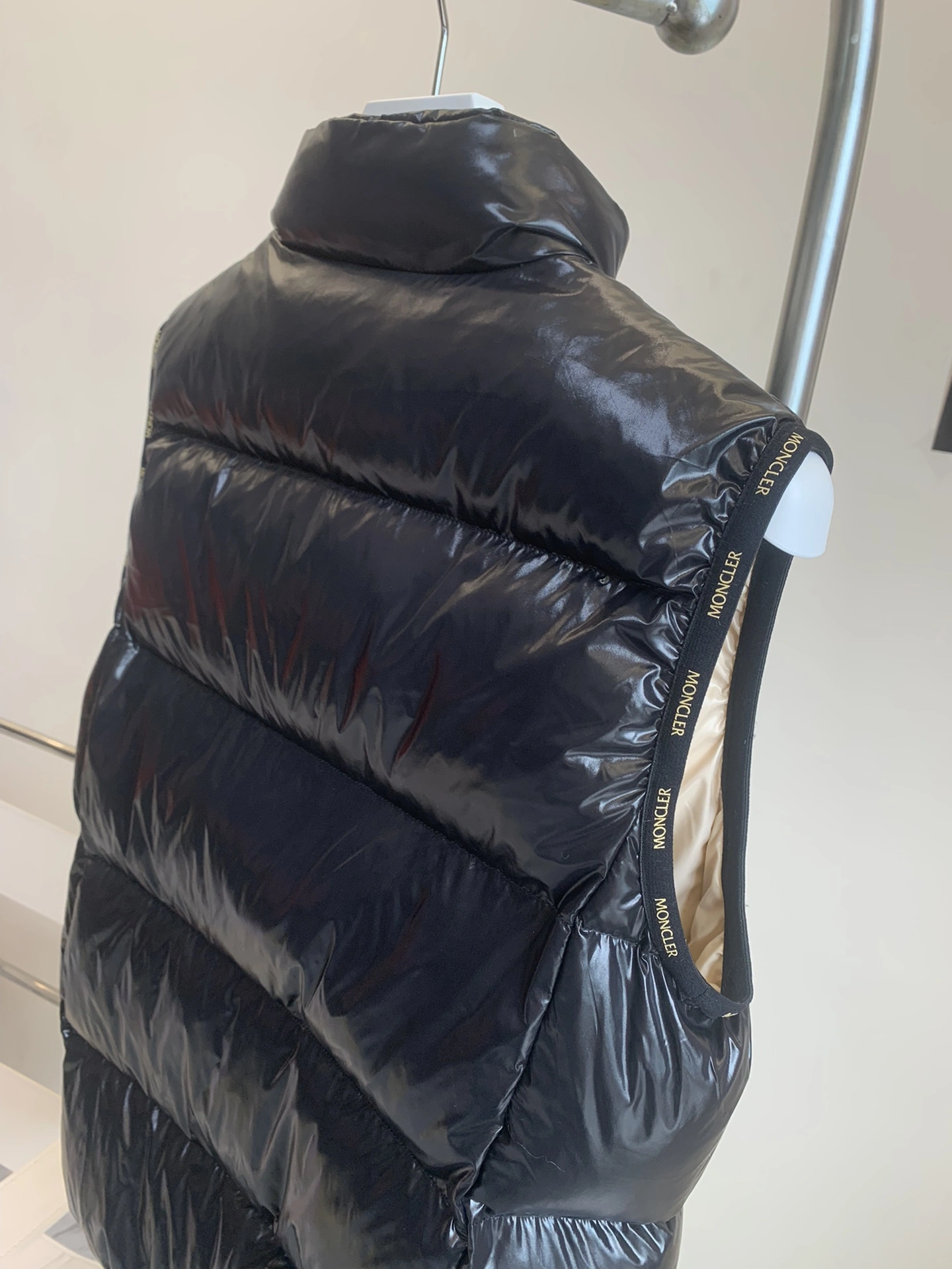 Moncler Down Jackets Practical 146583