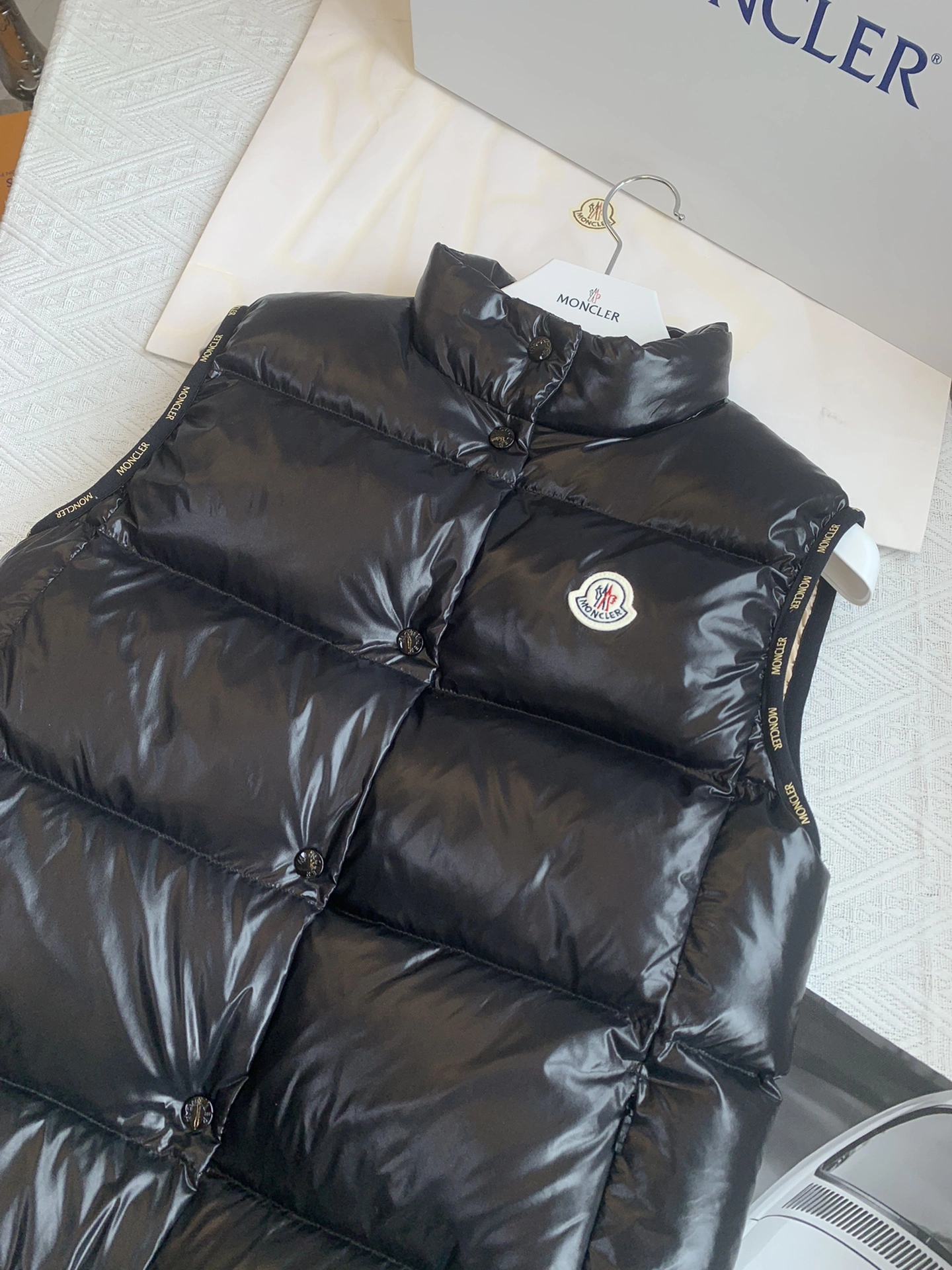 Moncler Down Jackets Practical 146583