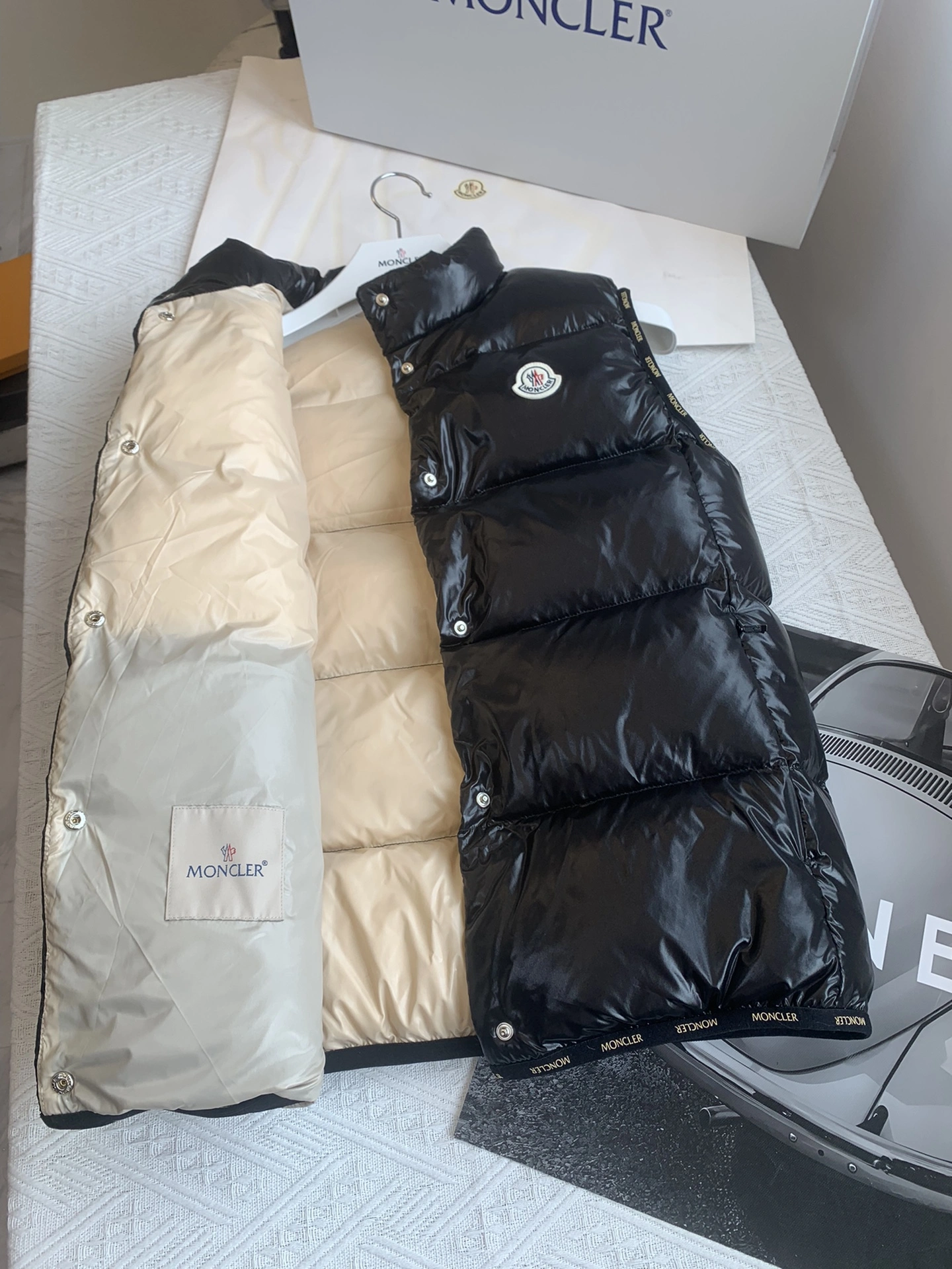 Moncler Down Jackets Practical 146583