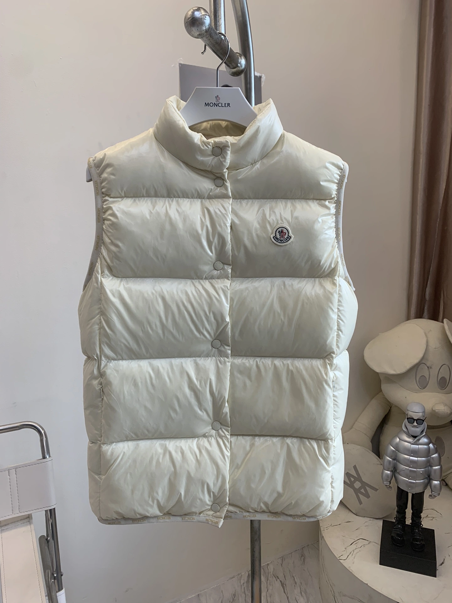 Fashionable Moncler Down Jackets 146572