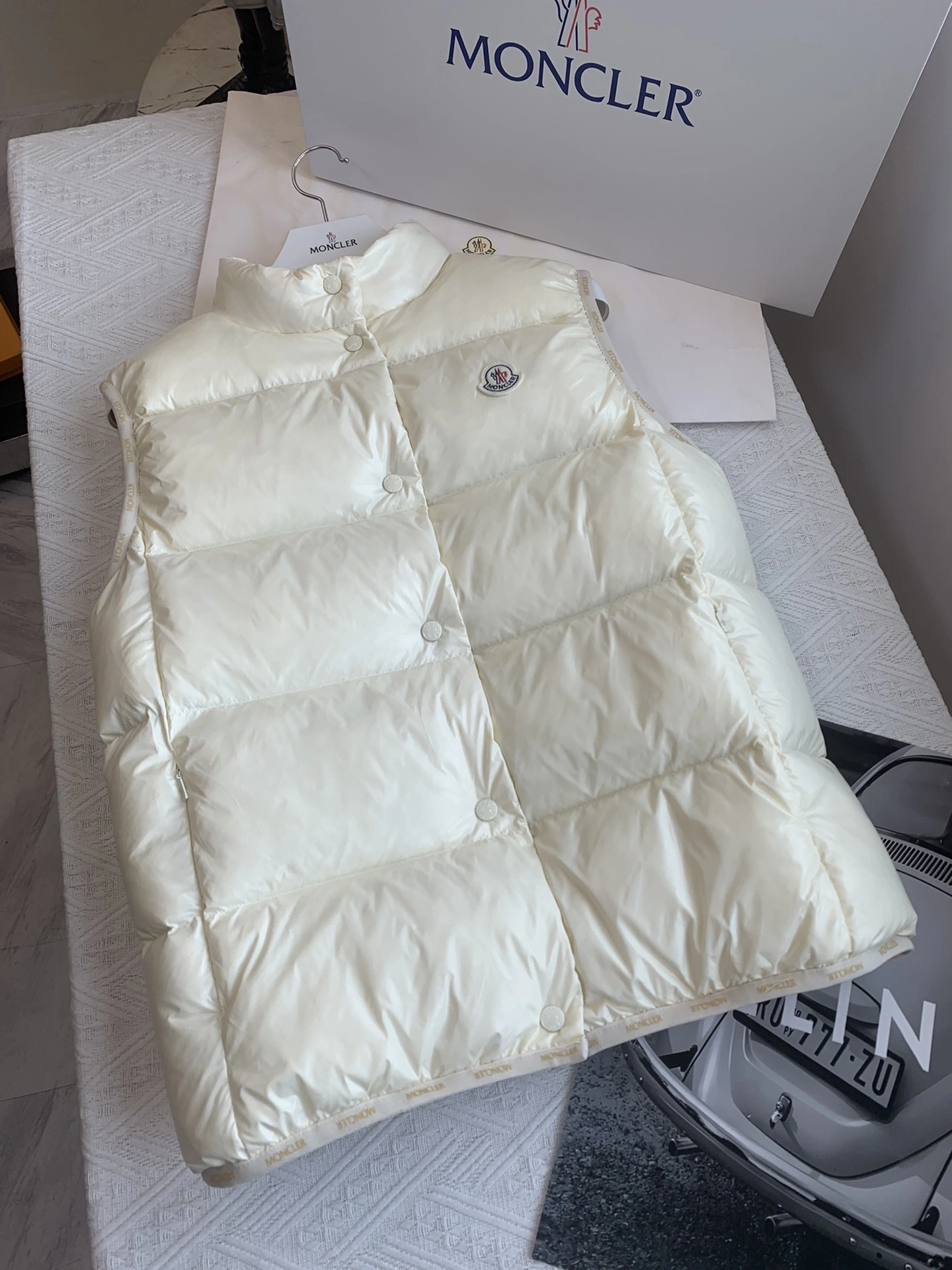 Fashionable Moncler Down Jackets 146572