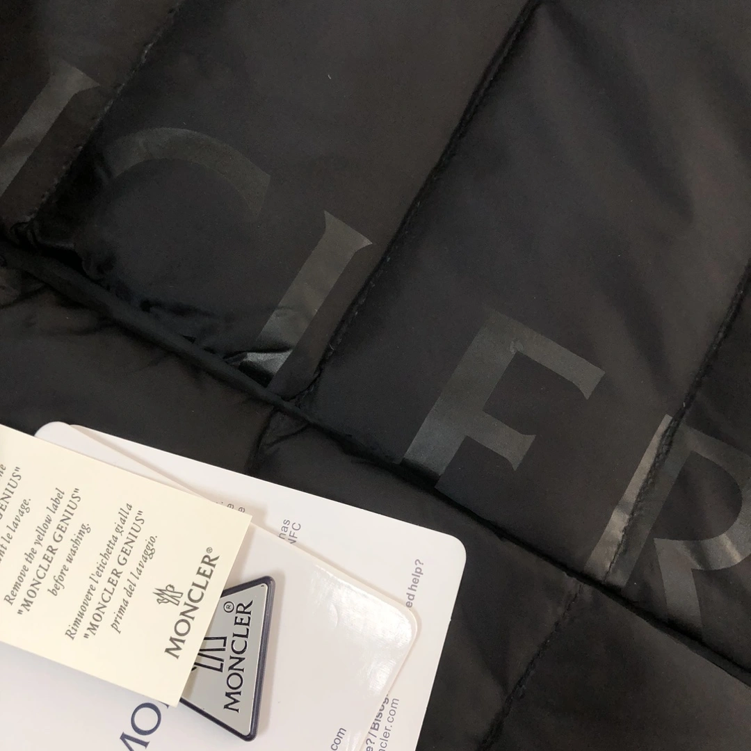 Moncler Down Jackets FreshLook 146590