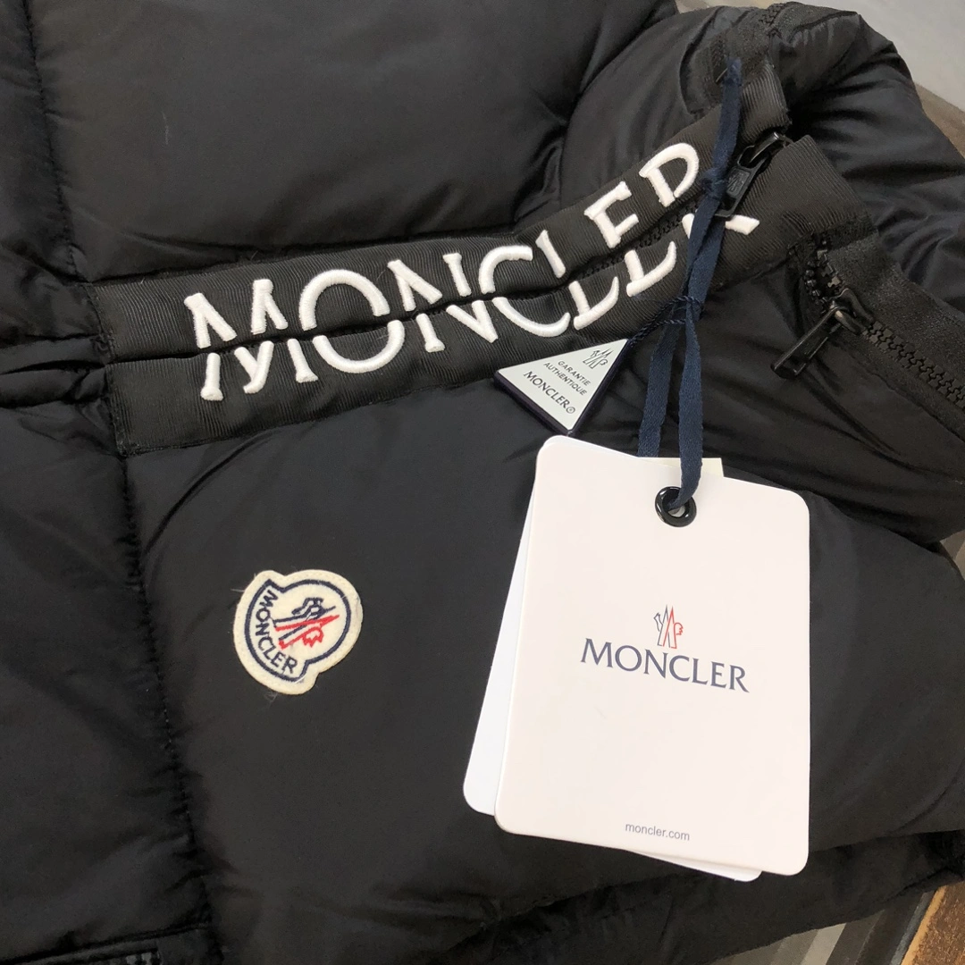 Moncler Down Jackets Comfortable 146582