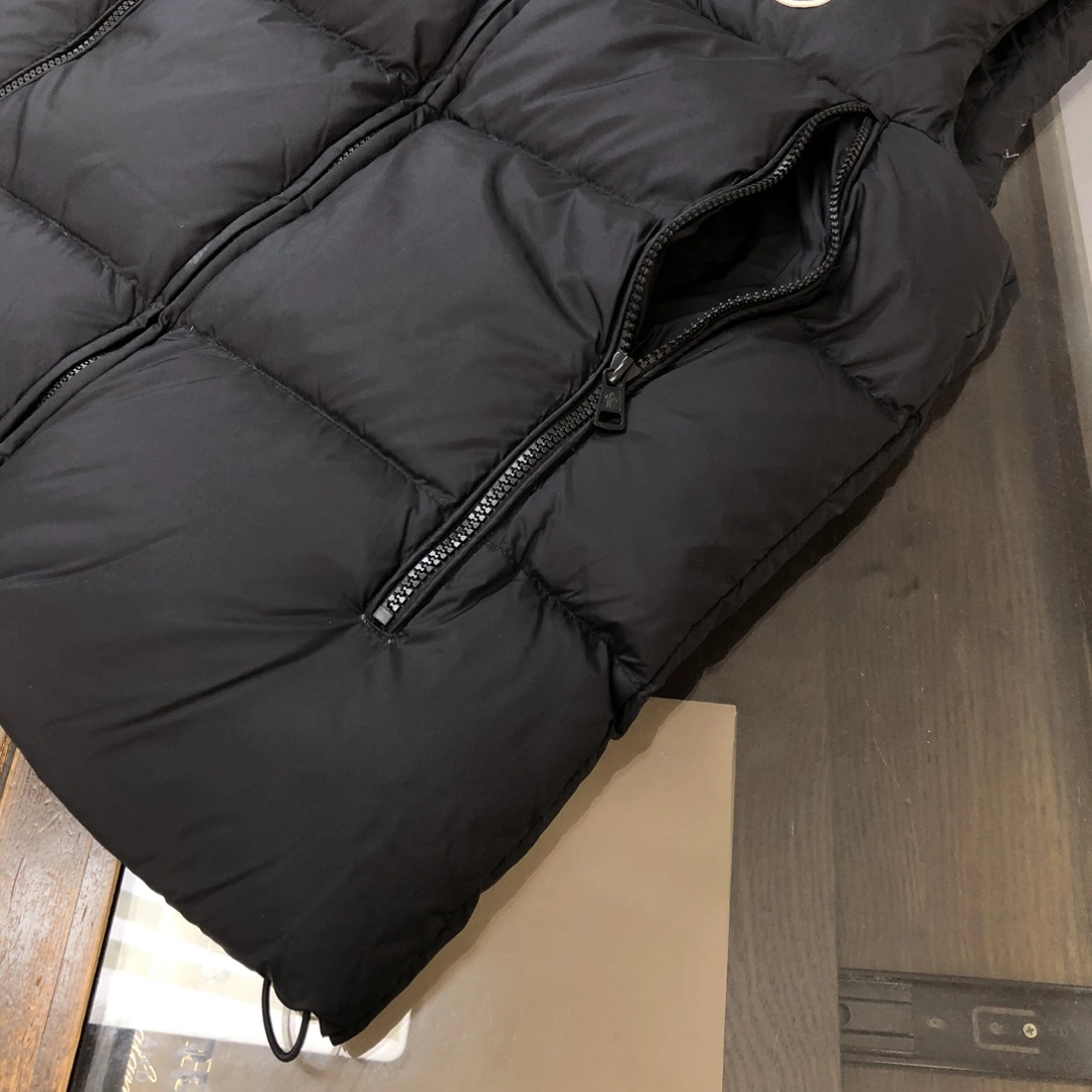 Moncler Down Jackets Comfortable 146582