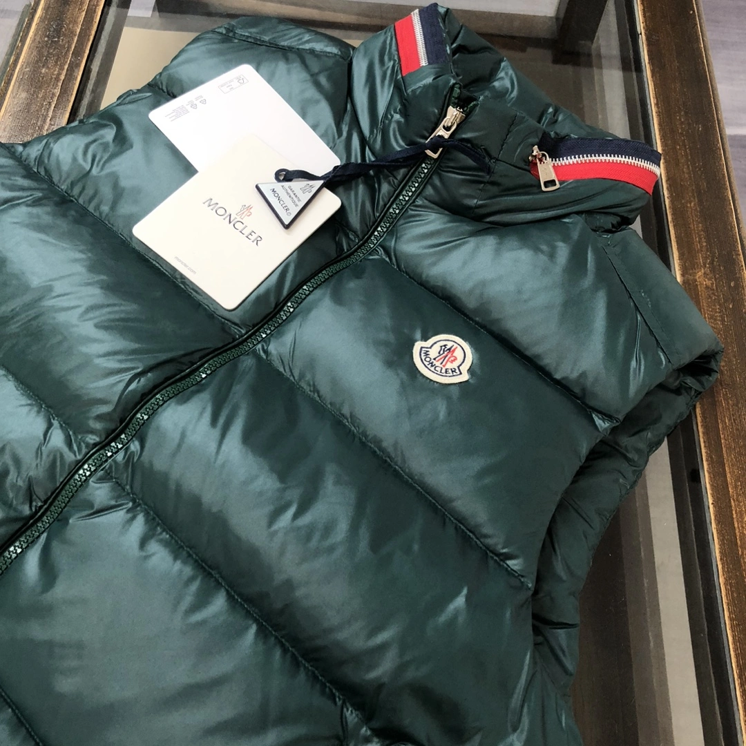 Moncler Down Jackets UrbanStyle 146574