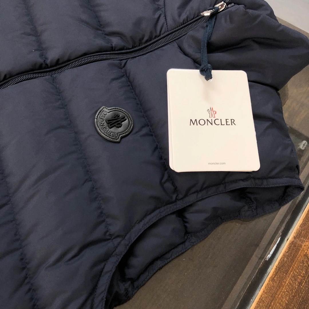 Sleek Moncler Down Jackets 146557