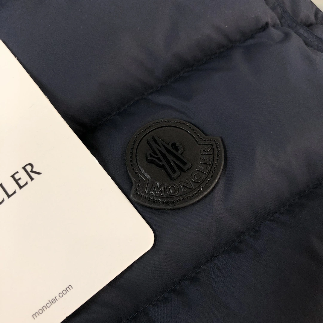 Sleek Moncler Down Jackets 146557