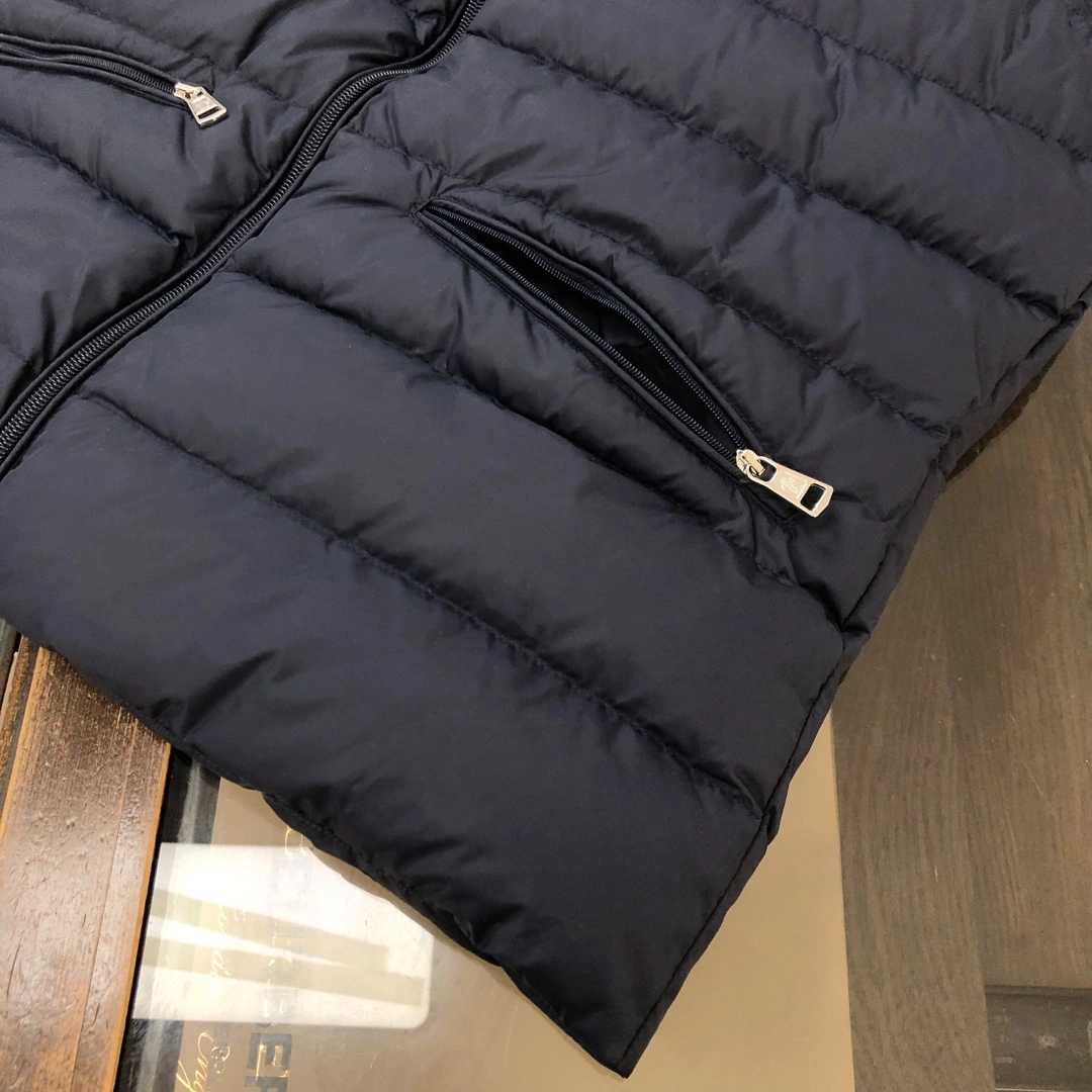 Sleek Moncler Down Jackets 146557