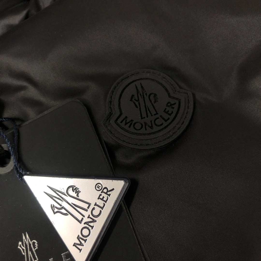 Moncler Down Jackets Unisex 146555
