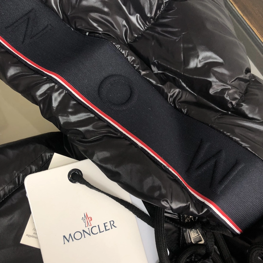 Moncler Down Jackets Functional 146551
