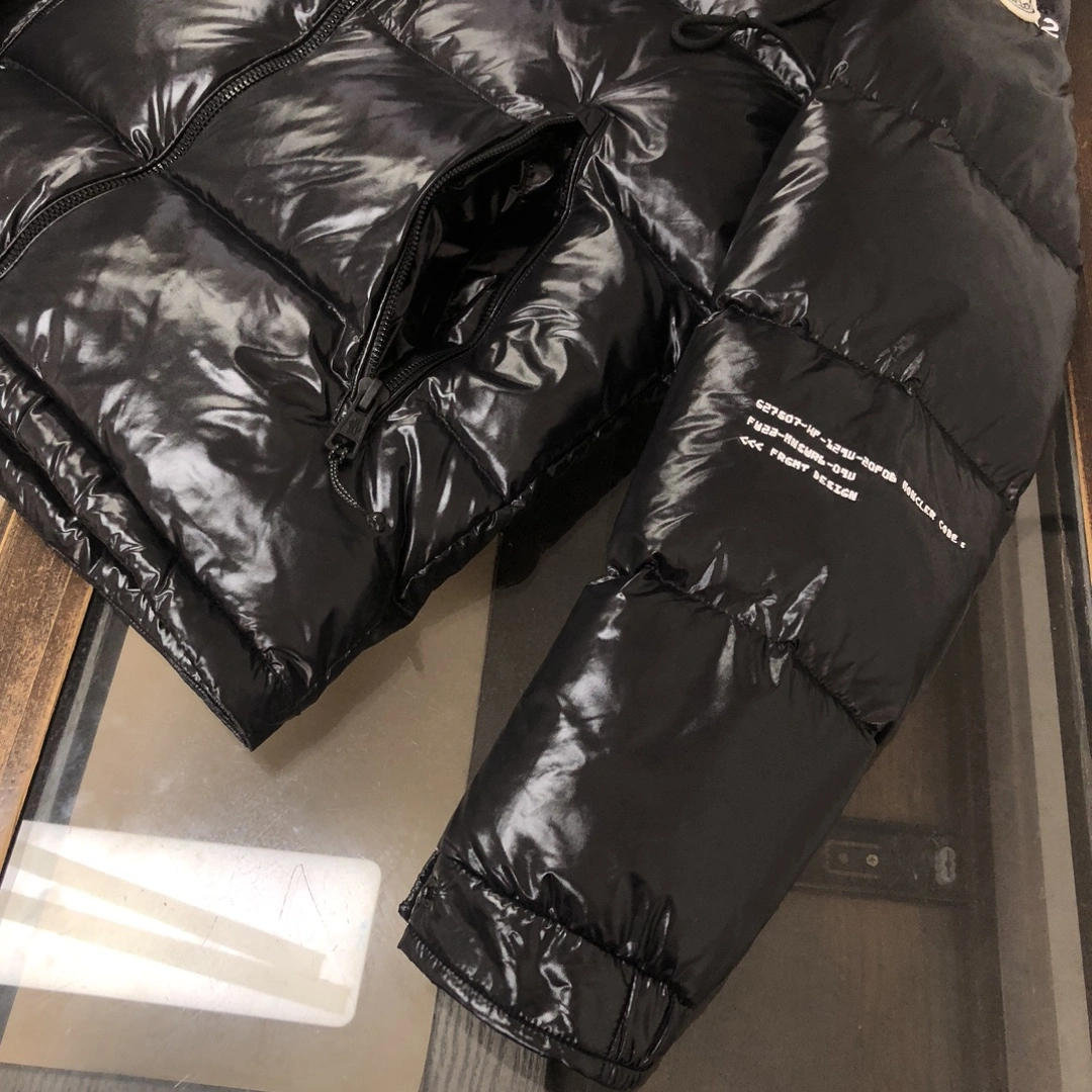 Moncler Down Jackets Snug 146544