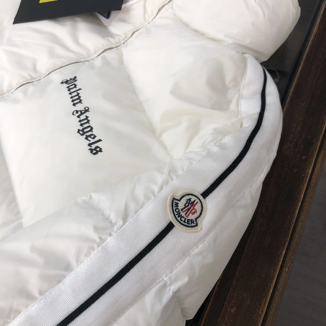 Practical Moncler Down Jackets 146531