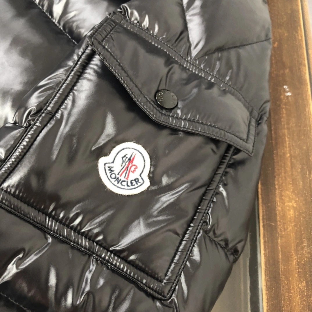 Moncler Down Jackets Durable 146541
