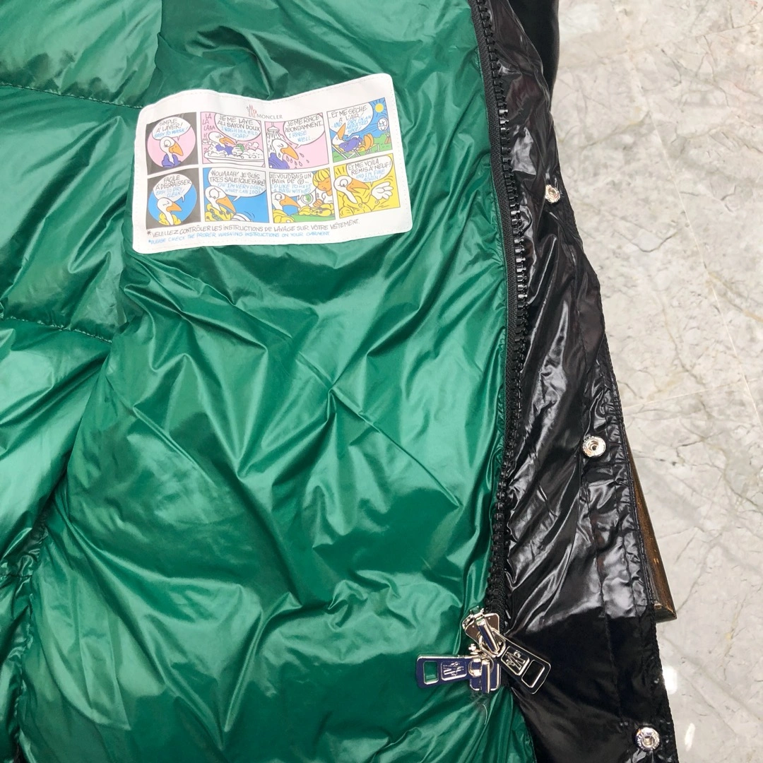 Sleek Moncler Down Jackets 146535