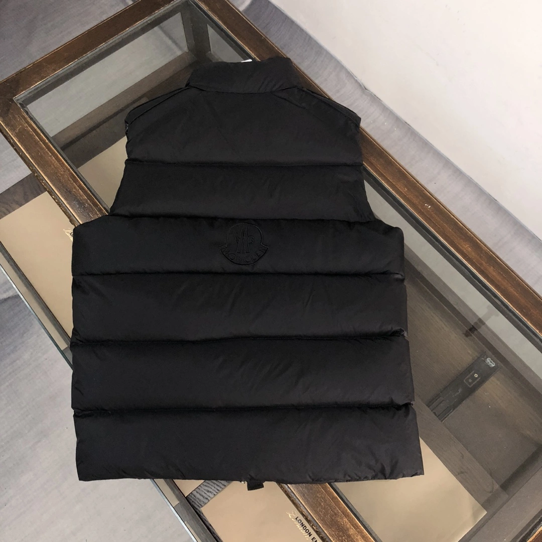 Moncler Down Jackets Sporty 146542