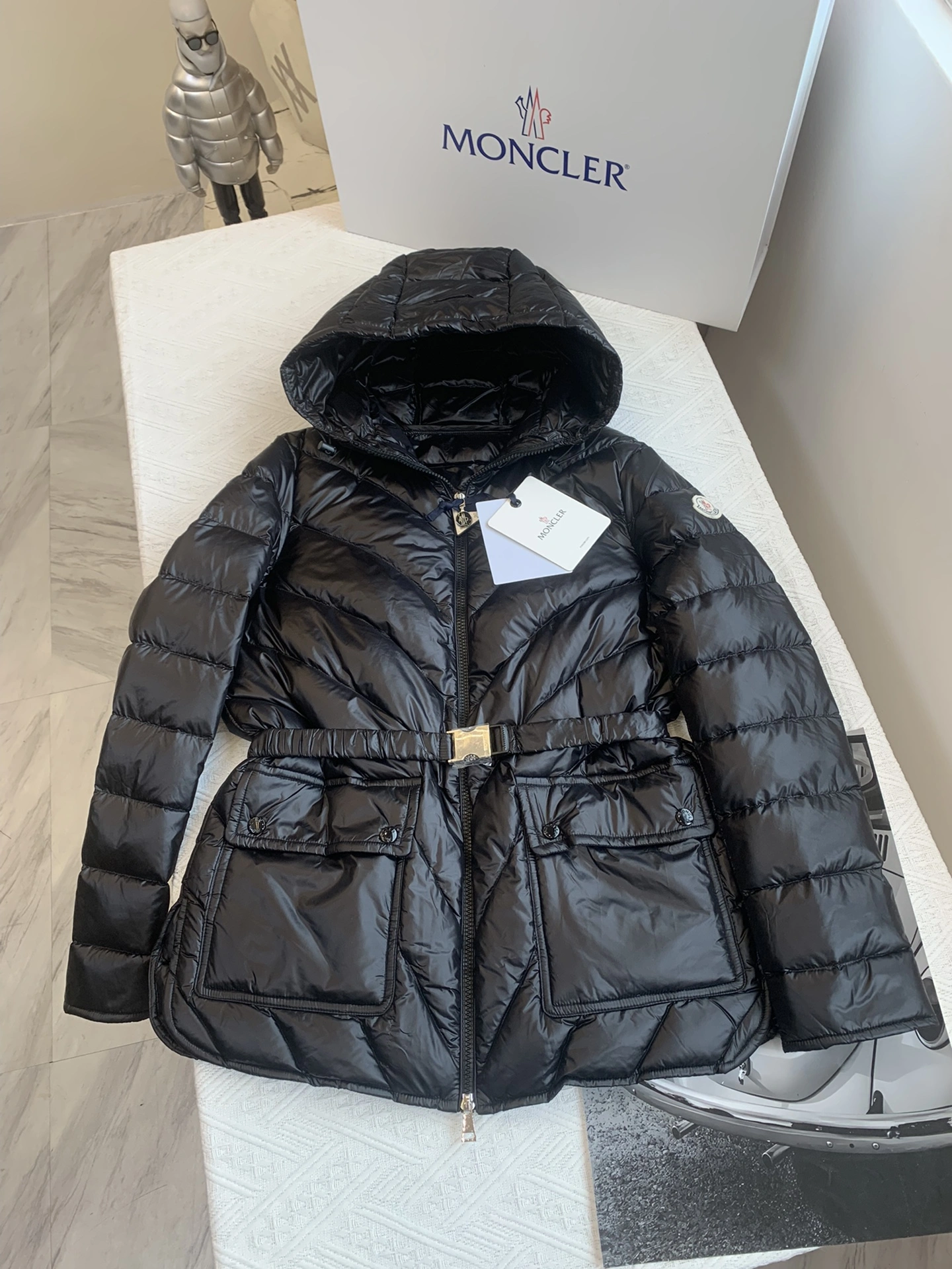 Moncler Down Jackets UrbanChic 146532