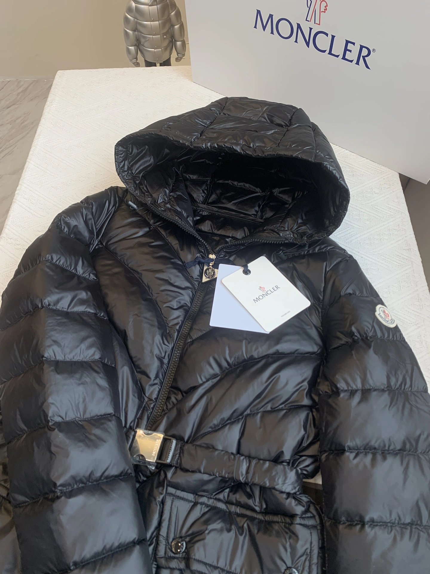 Moncler Down Jackets UrbanChic 146532