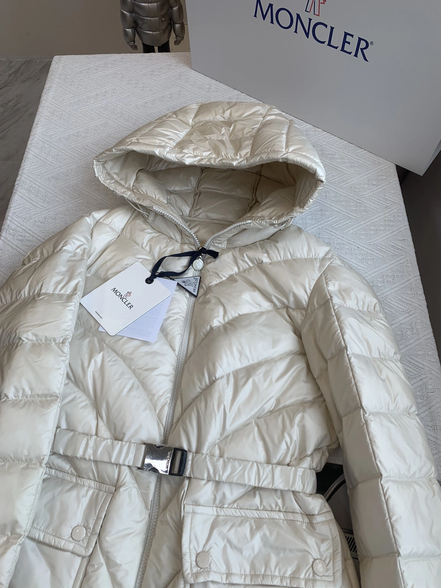 Affordable Moncler Down Jackets 146530