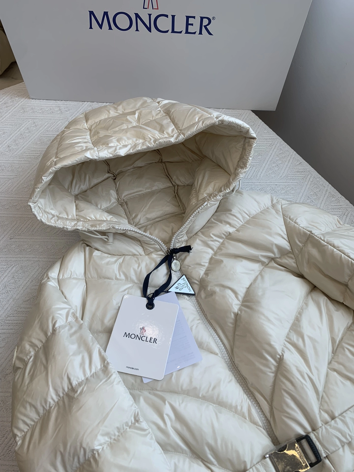 Affordable Moncler Down Jackets 146530