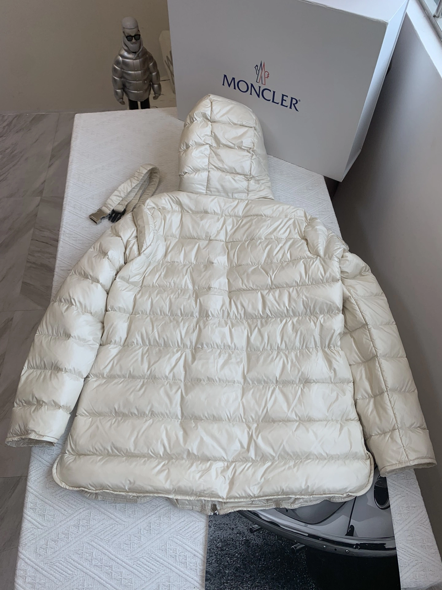 Affordable Moncler Down Jackets 146530