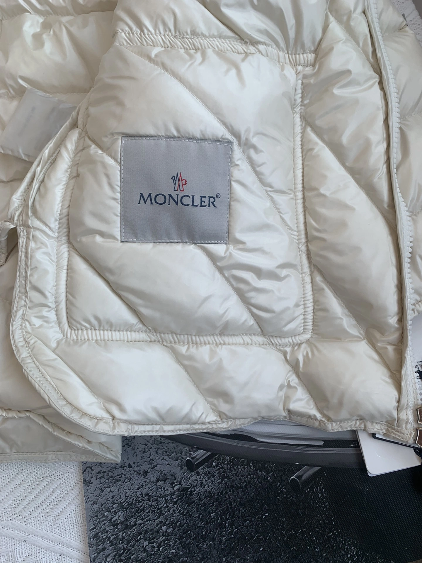 Affordable Moncler Down Jackets 146530