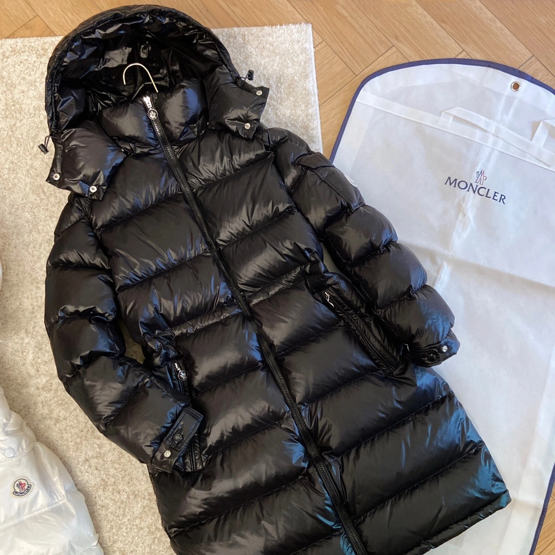 Tailored Moncler Down Jackets 146537