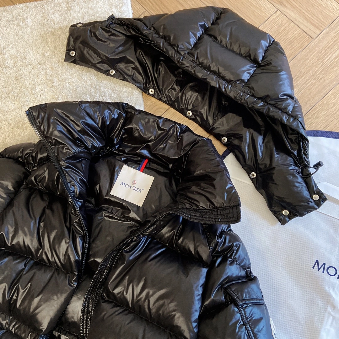 Tailored Moncler Down Jackets 146537