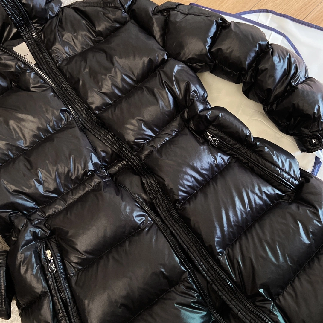 Tailored Moncler Down Jackets 146537