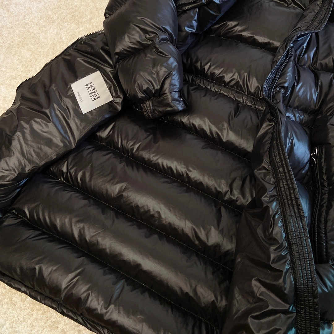 Tailored Moncler Down Jackets 146537