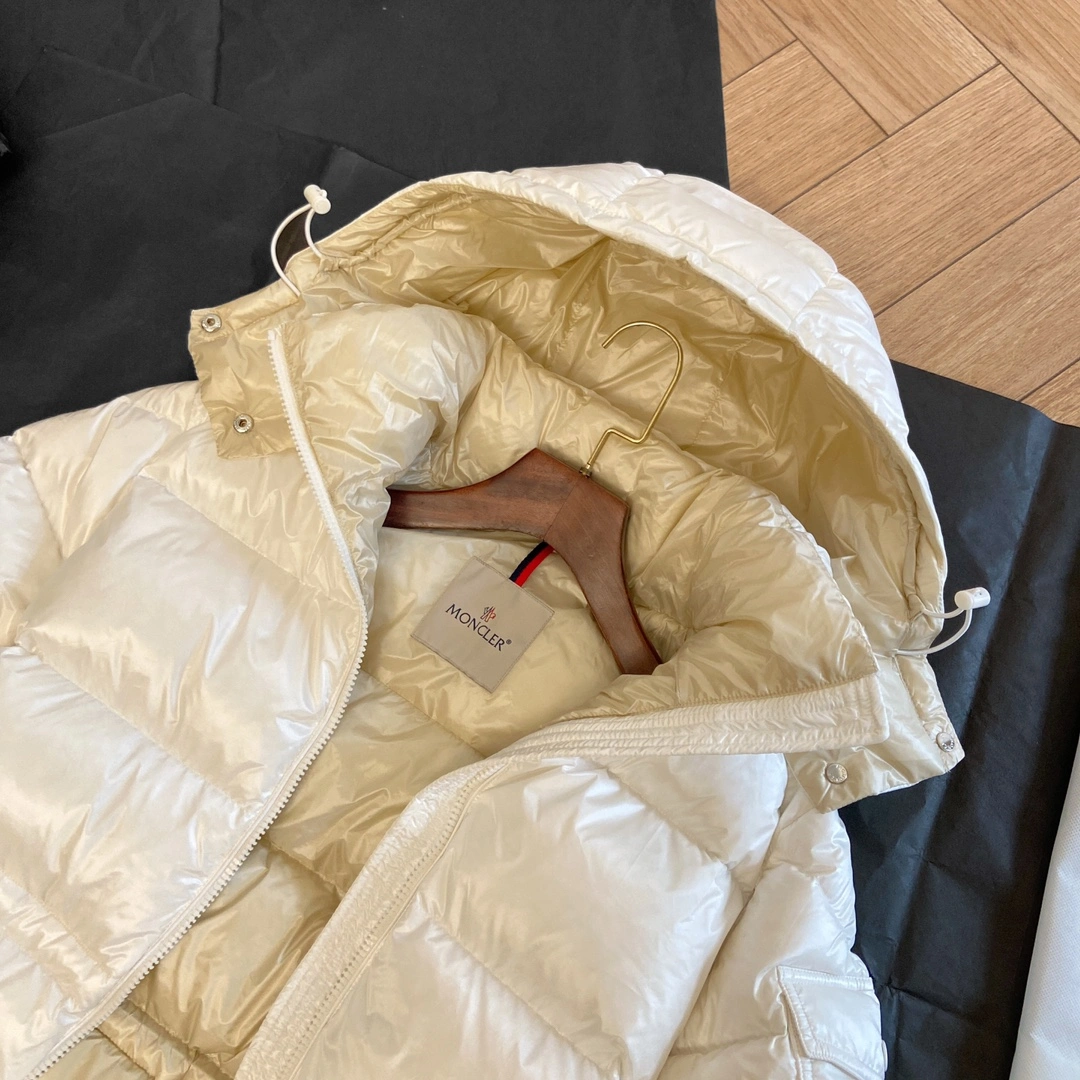WaterResistant Moncler Down Jackets 146528