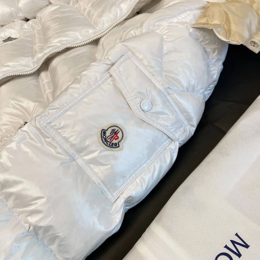 WaterResistant Moncler Down Jackets 146528