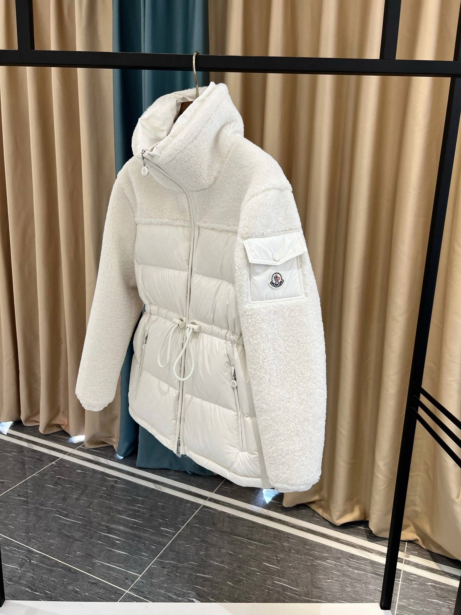 Tailored Moncler Down Jackets 146539