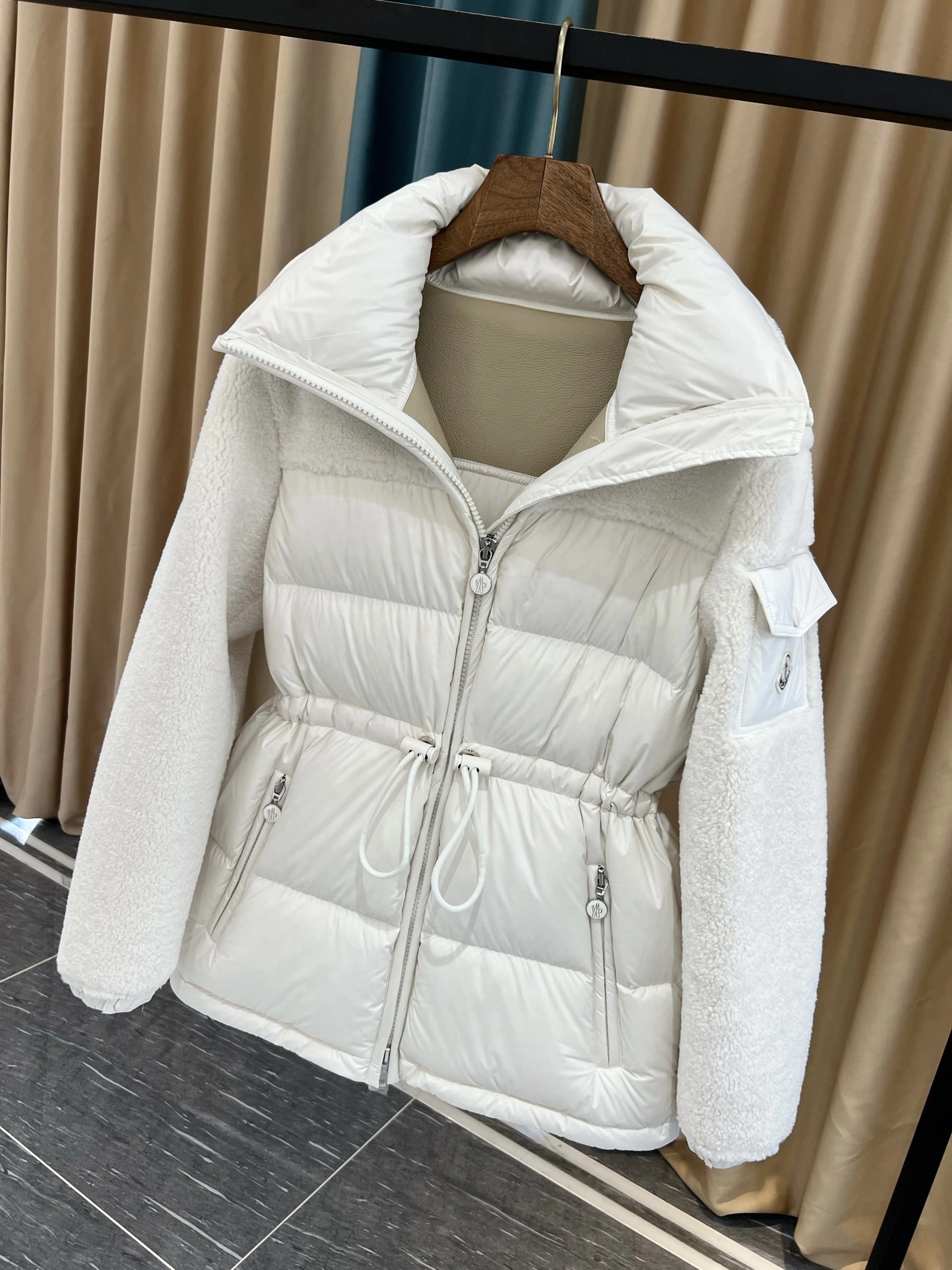 Tailored Moncler Down Jackets 146539