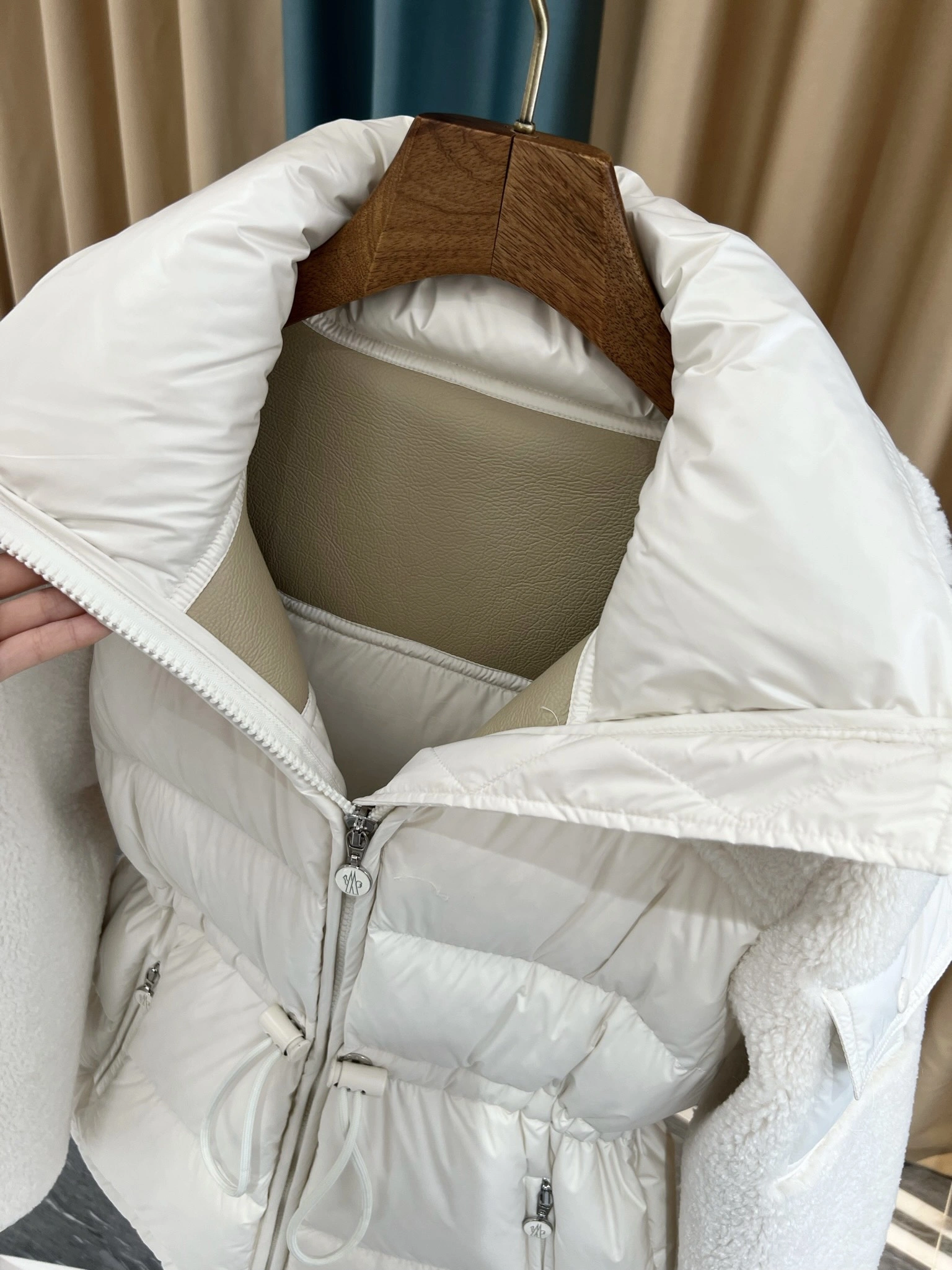 Tailored Moncler Down Jackets 146539