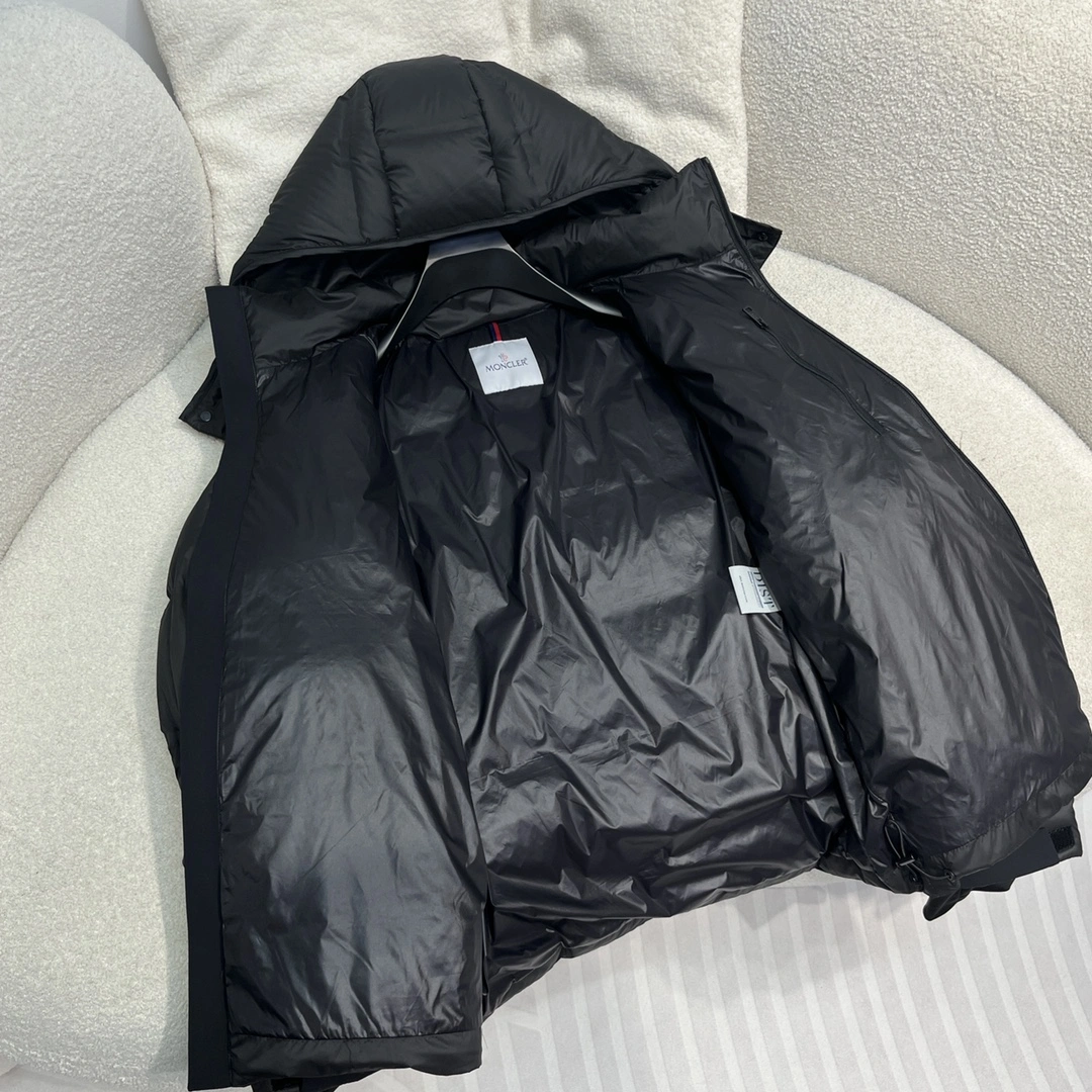 Bright Moncler Down Jackets 146524
