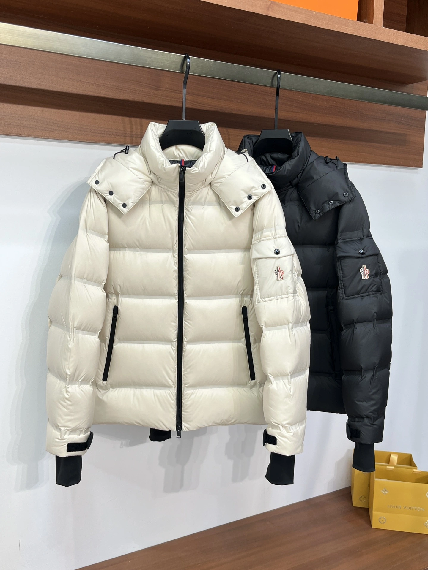 OdorResistant Moncler Down Jackets 146550