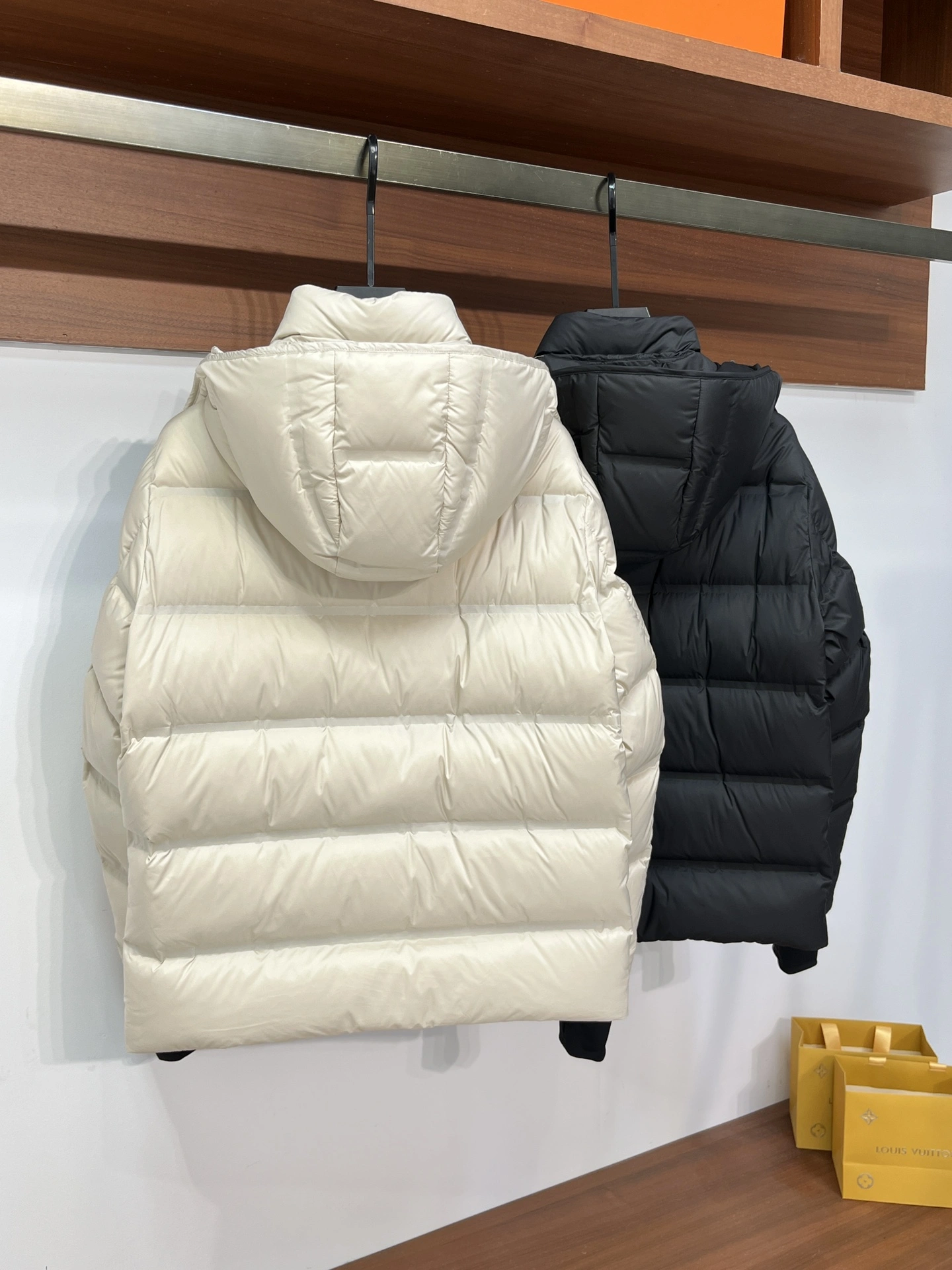 OdorResistant Moncler Down Jackets 146550