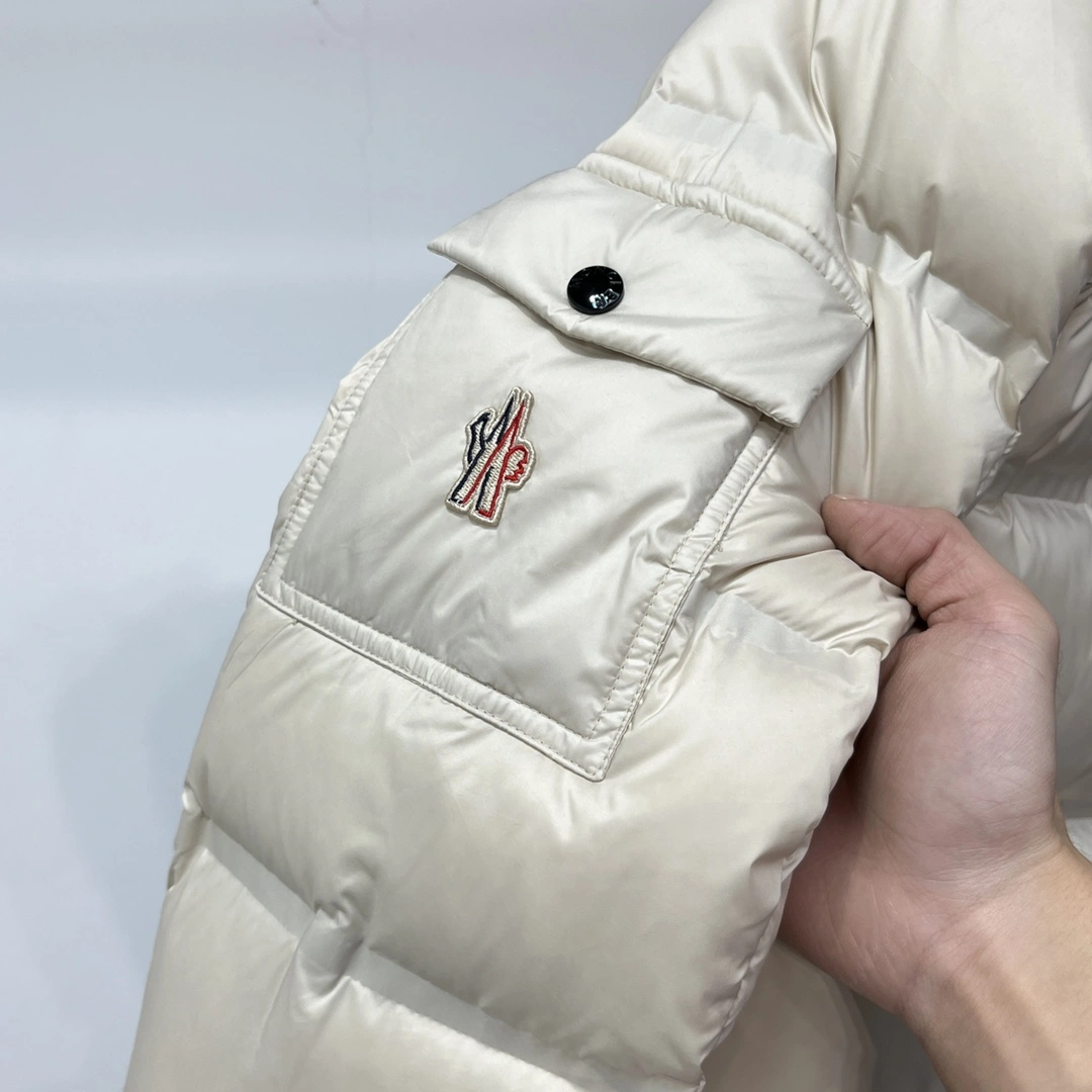 OdorResistant Moncler Down Jackets 146550