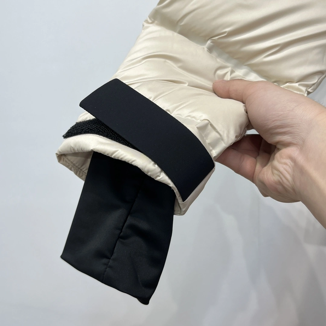 OdorResistant Moncler Down Jackets 146550